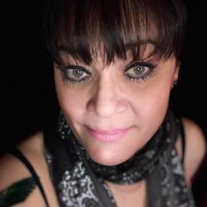 Meet your Posher, Estela